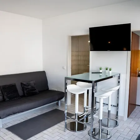 Charming Studio - City Center With Smart Tv *